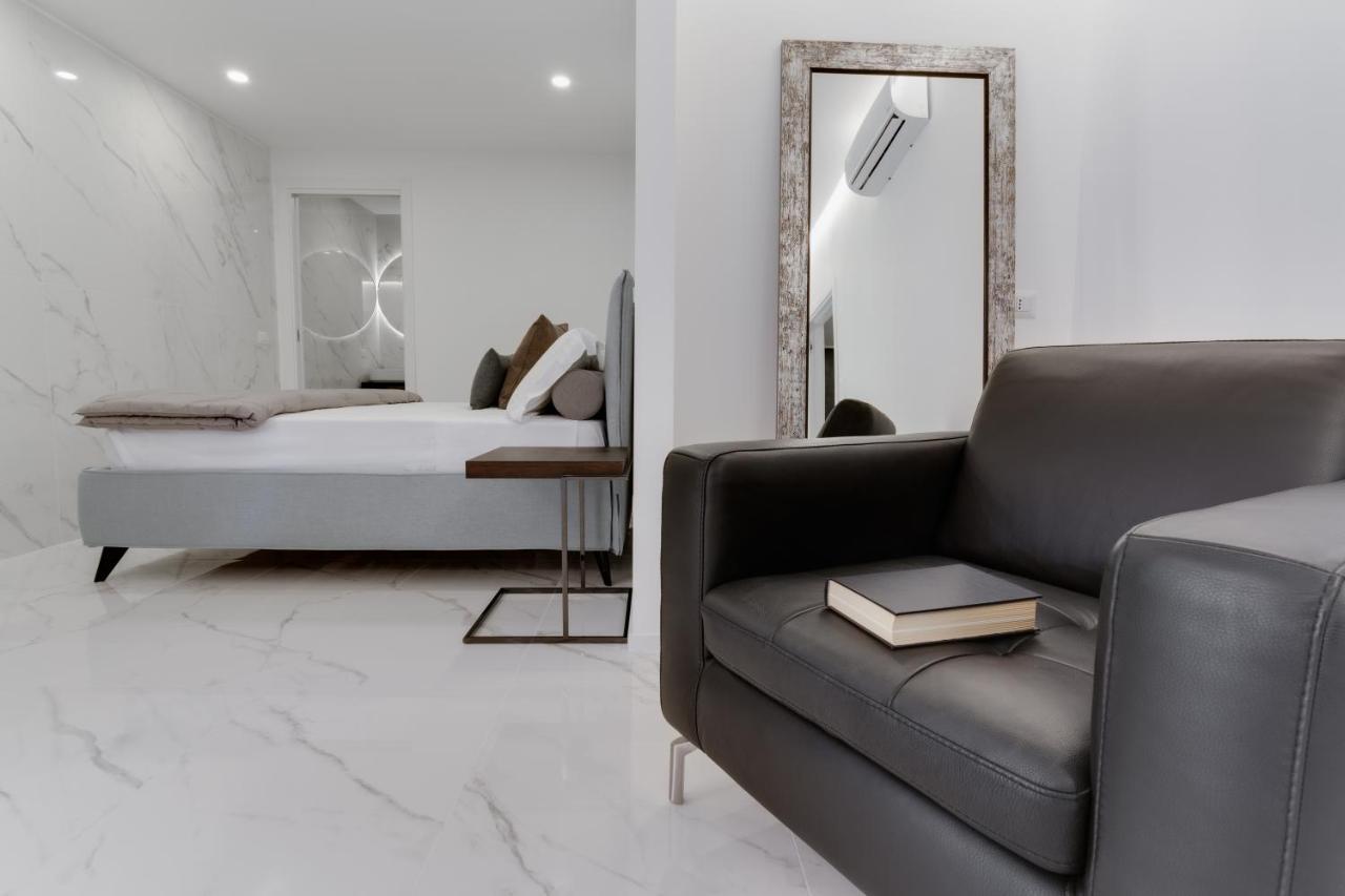 Caralis Suites Rooms カリアリ エクステリア 写真