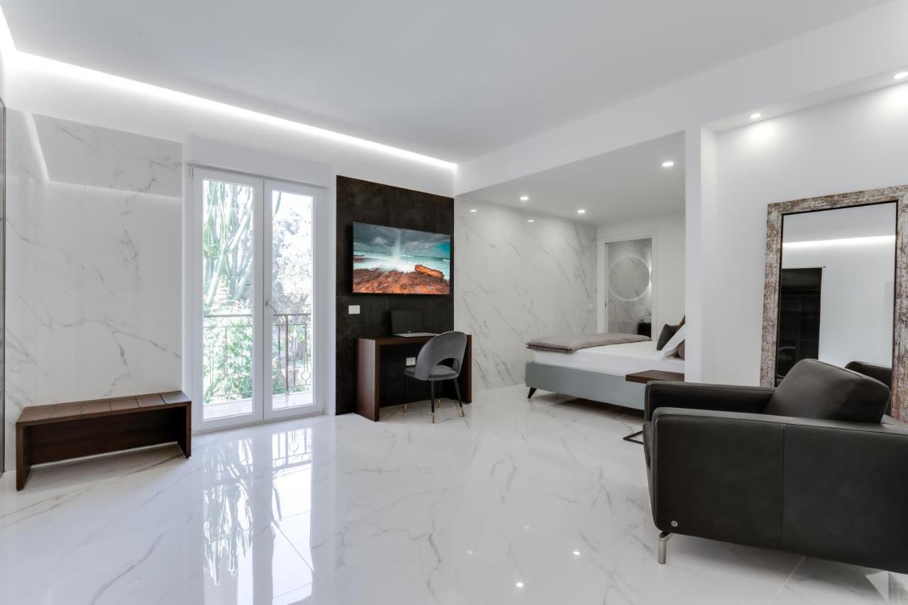 Caralis Suites Rooms カリアリ エクステリア 写真