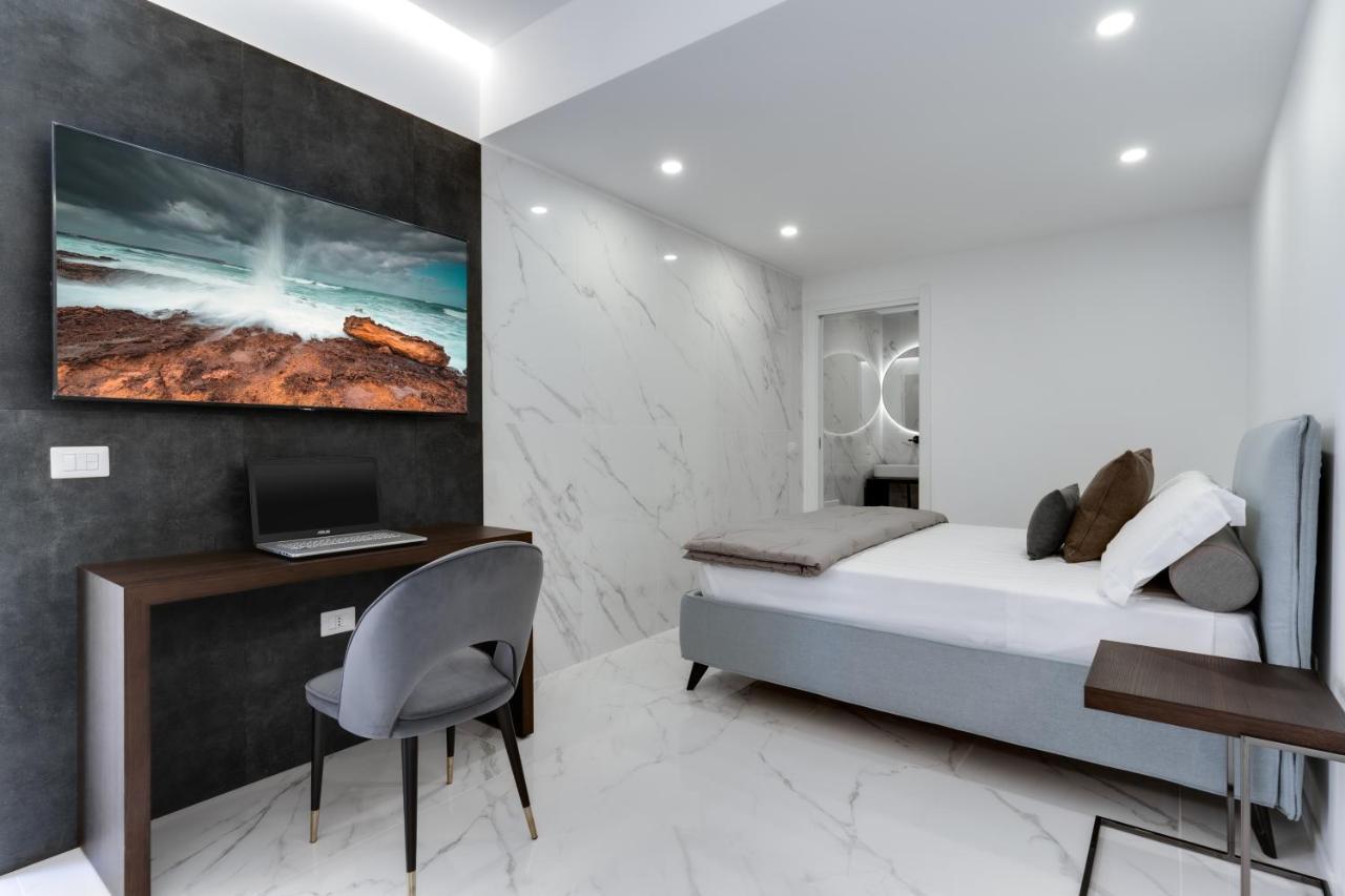 Caralis Suites Rooms カリアリ エクステリア 写真