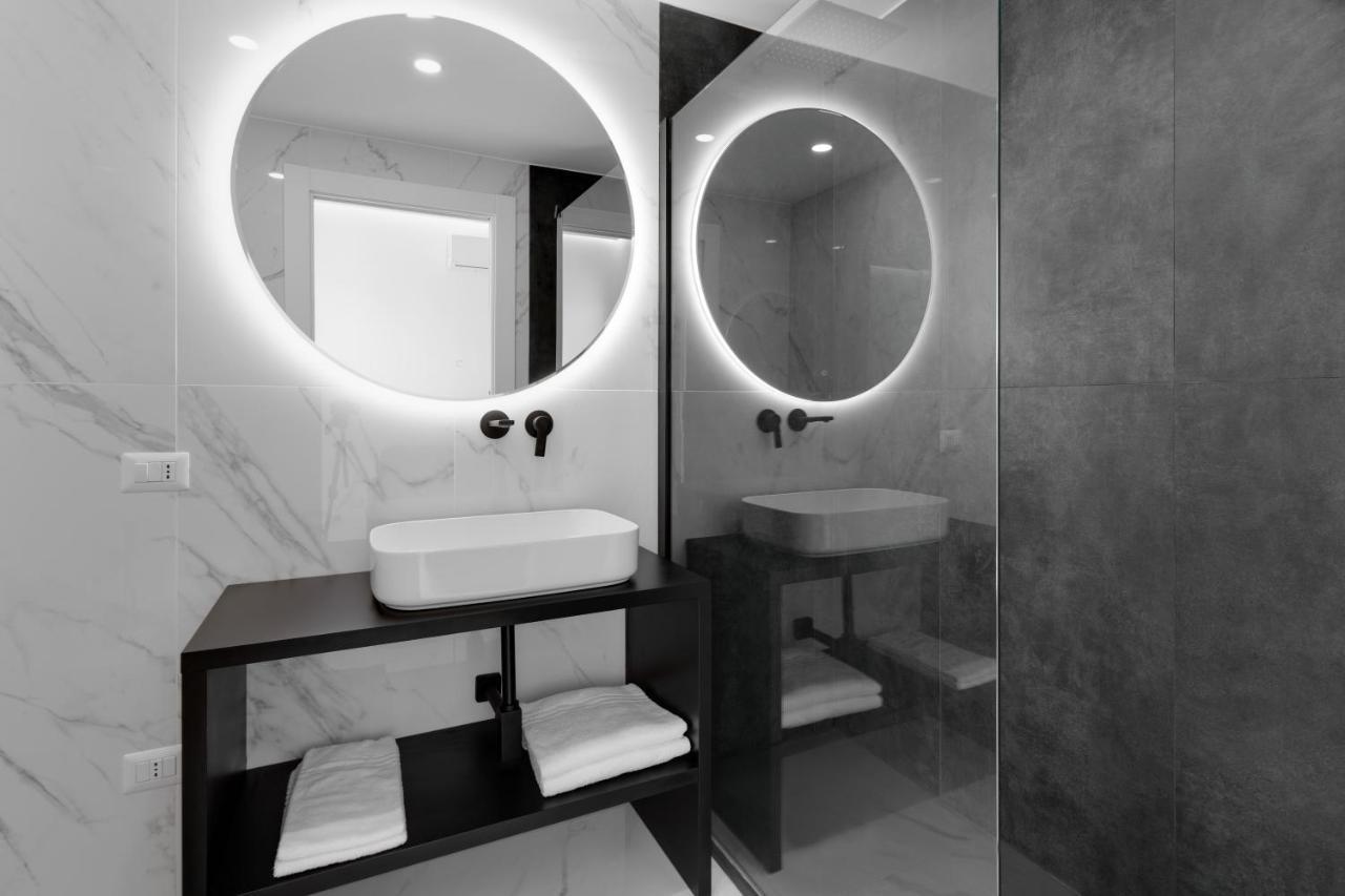 Caralis Suites Rooms カリアリ エクステリア 写真